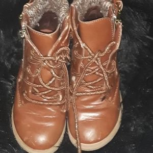 Girls boots